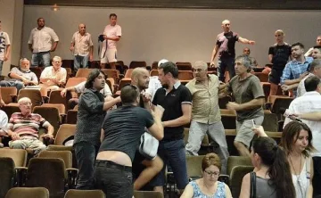 Футболна свада разбуни варненския парламент (ВИДЕО)