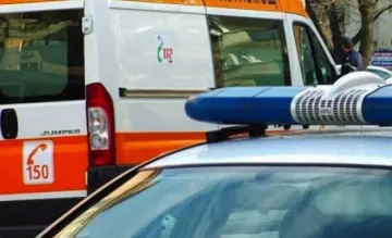 Мъж увисна от ската на буна във Варна