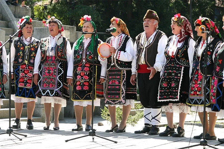 300 самодейци от Русе на Копривщица