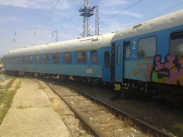 Влак дерайлира край Варна