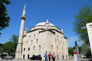 Салафит  бетонира  паметник на Юнеско в Разград