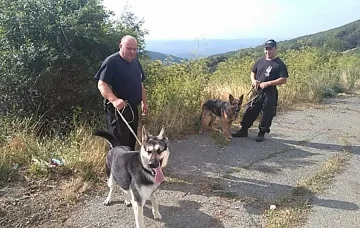 40 души издирват изчезналия дядо на Бузлуджа