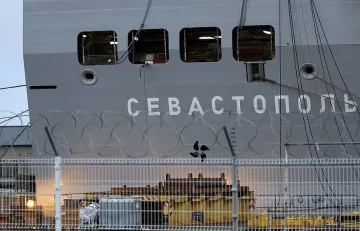 Оланд отказа на Путин за корабите "Мистрал"