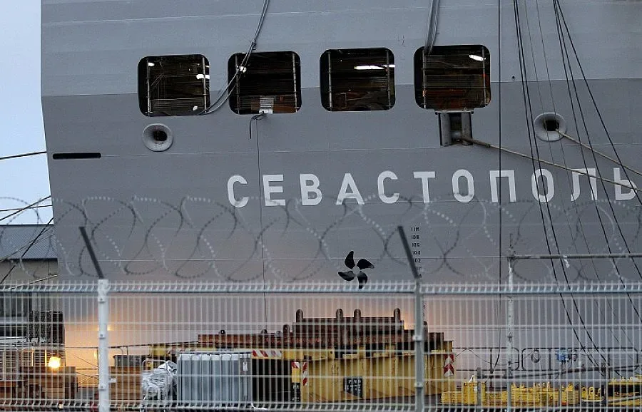 Оланд отказа на Путин за корабите "Мистрал"