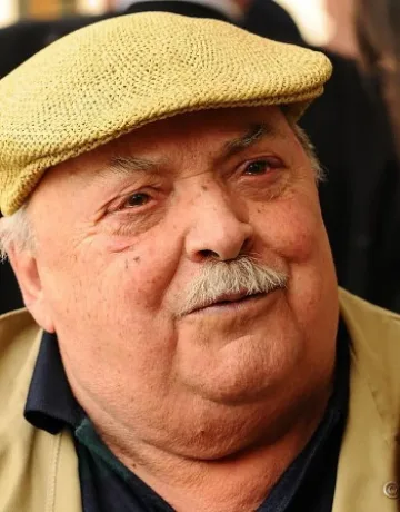 Почина комикът Васил Попов