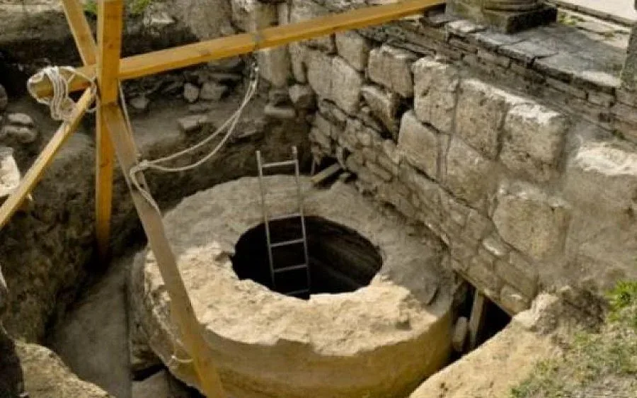 Жива вода от Плиска за Голяма Богородица