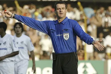 Майка издържа корумпиран рефер