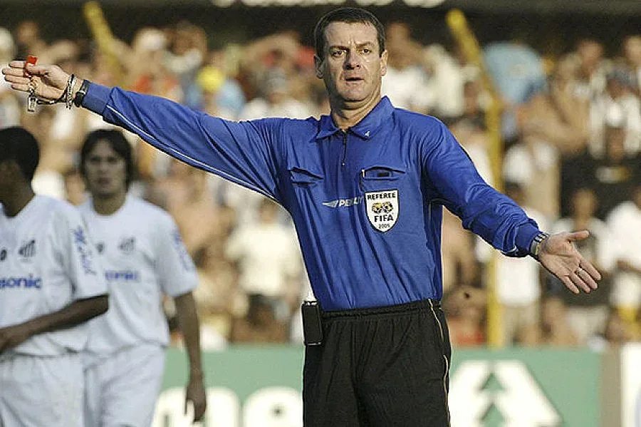 Майка издържа корумпиран рефер