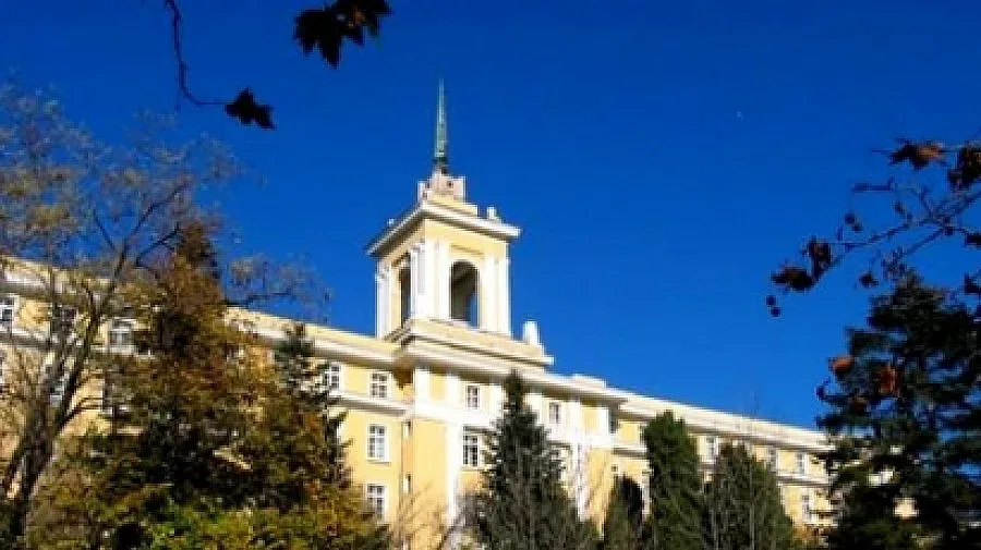 Морската Алма матер подготви 9 мичмани за ВМС на Виетнам