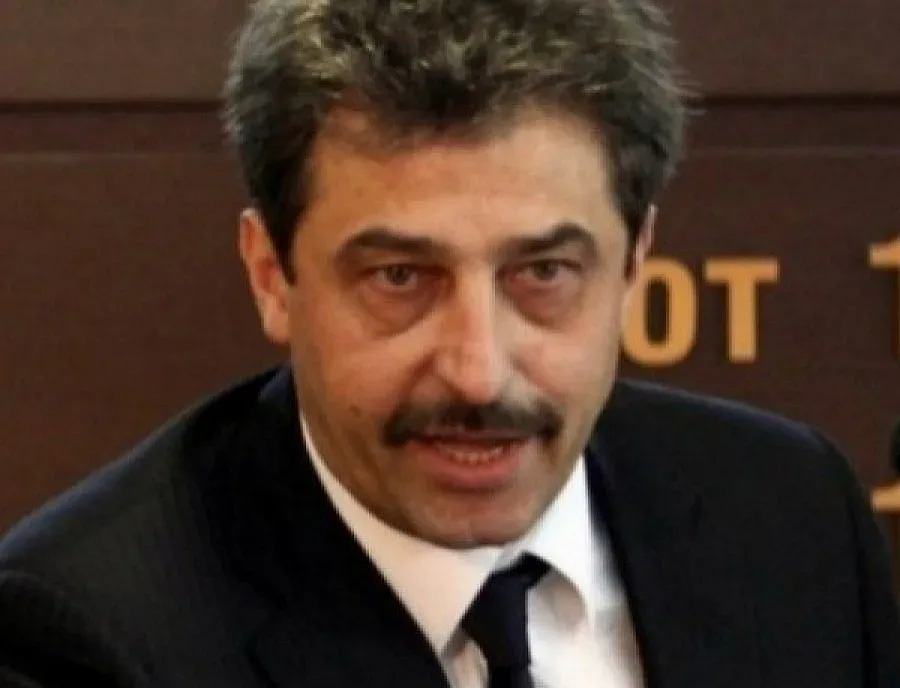 Цветан Василев фалира и сръбския си завод