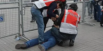 Полицейска операция събуди Истанбул