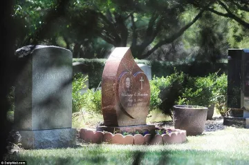 100 000 за снимка на мъртвата Боби Кристина