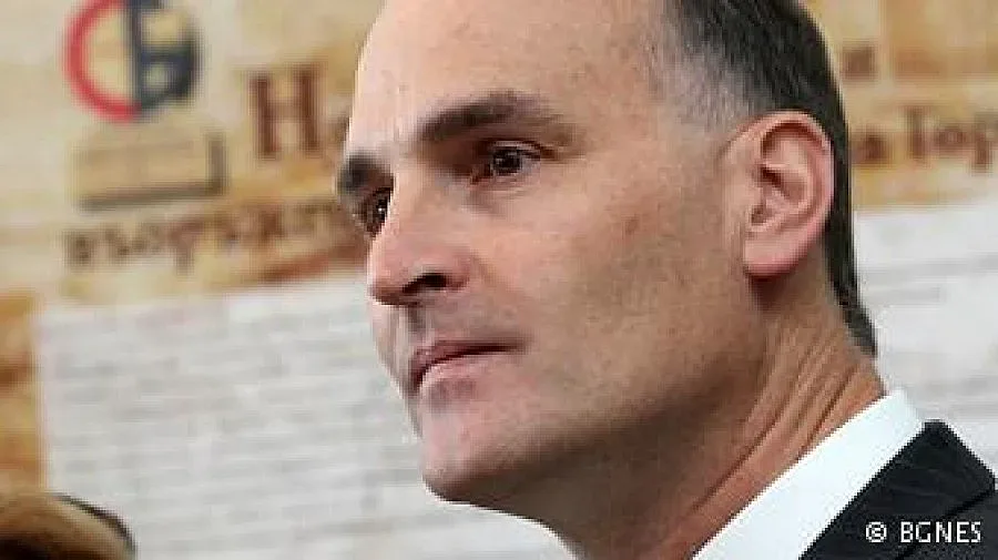 Бедните българи и закъсалите гърци