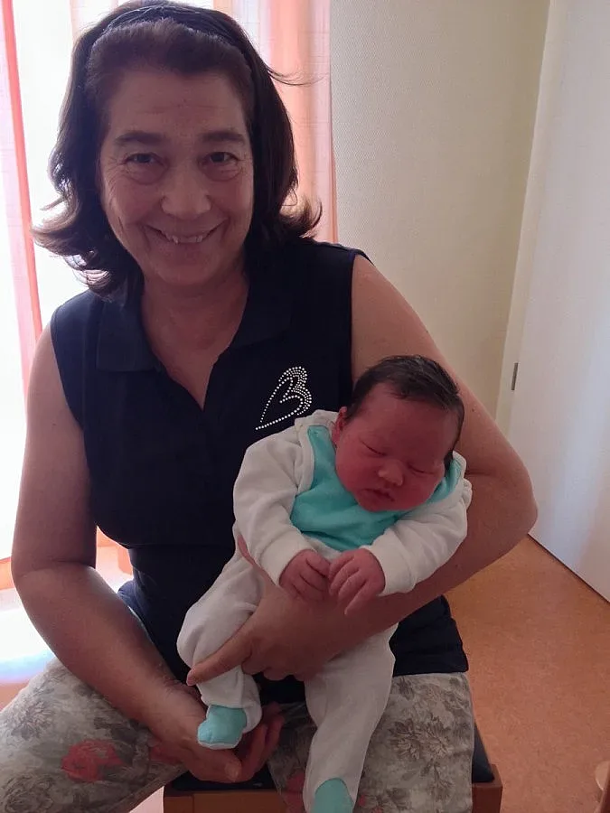 Честито! Дългогодишната счетоводителка на "Стандарт" Жечка Гълъбова стана баба за четвърти път