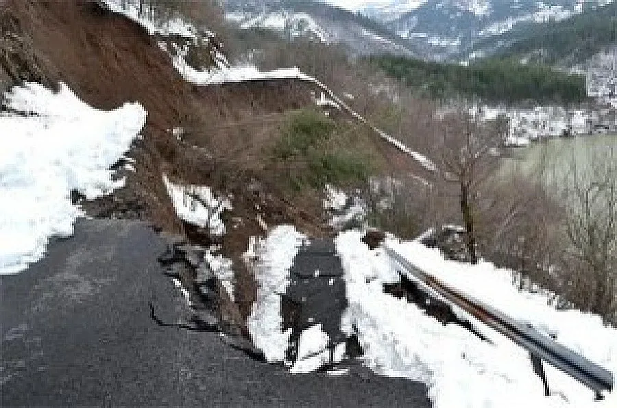 800 000 хиляди за възстановяване на пътя за Безводно