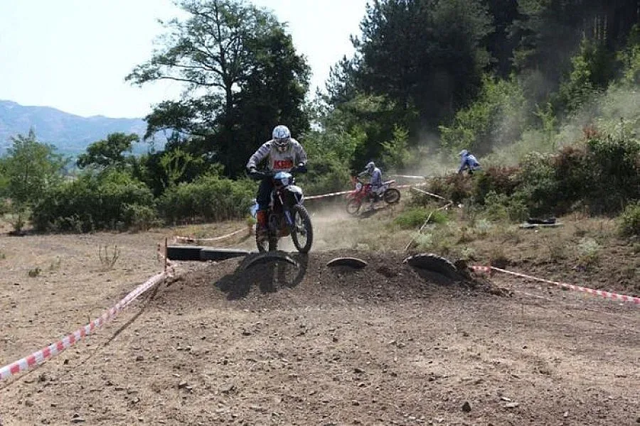 35 души събра първото офроуд състезание в Момчилград