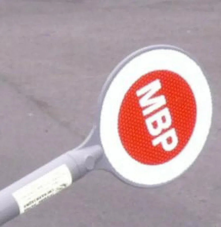 Румънци на опашки пред КАТ в Разград