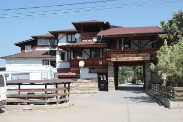 В дома на отец Иван от 3 г. мечтаят за море