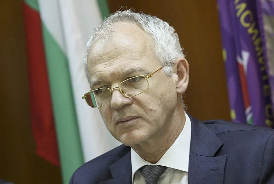 Велев: Заплашват ме от скрит номер