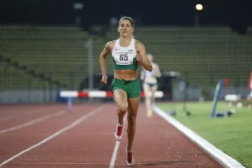 Дънекова с рекорд на 3000 м с препятствия