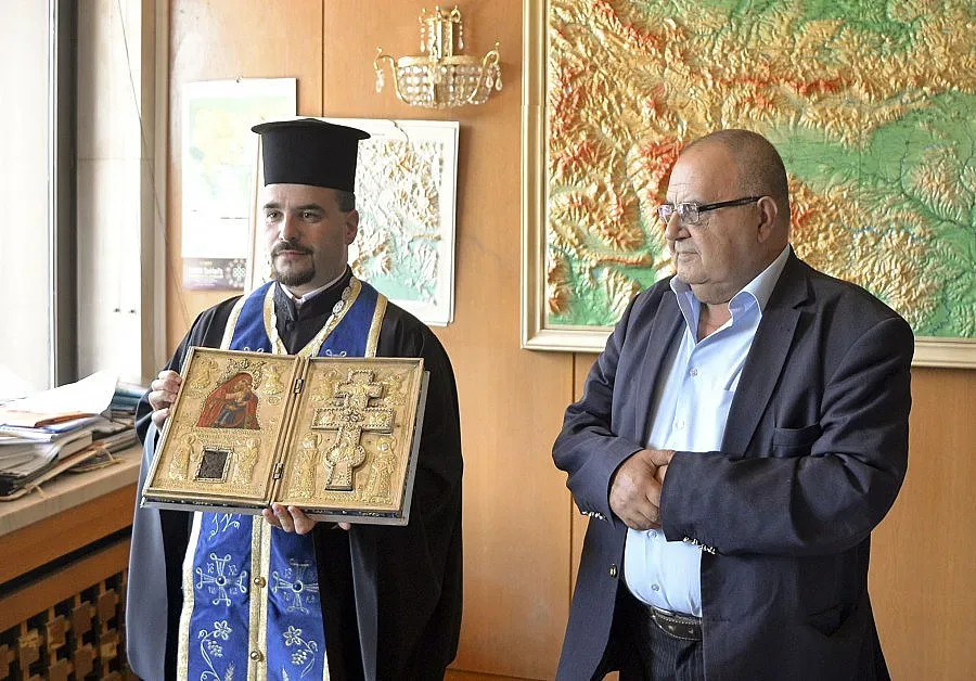 Бургас се моли за децата си на Богородица