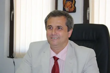 Протест срещу Рейзи пред общината