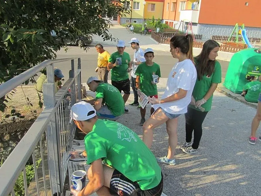 Детска бригада почисти Смолян