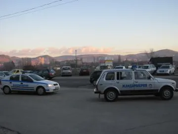 Мъж проникна в дома на възрастна жена в Кърджали и я удари