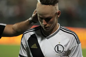 ВИДЕО: Камъни и кръв прекратиха мач от ЛЕ в Албания