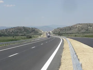 Пускат 1,5 км от магистрала "Струма"