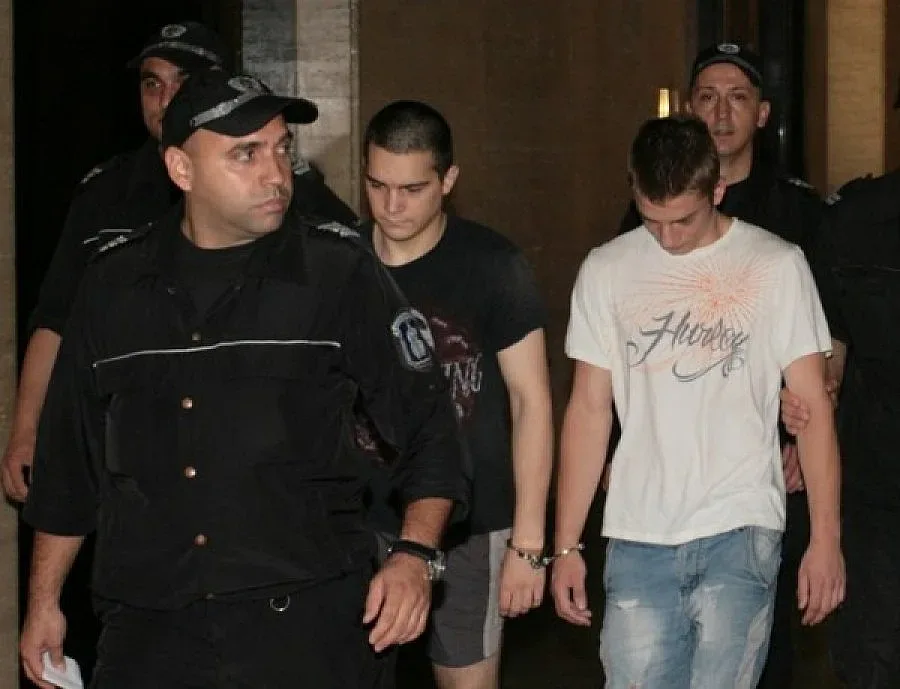 Биячите на Еци: Милост, съжаляваме!