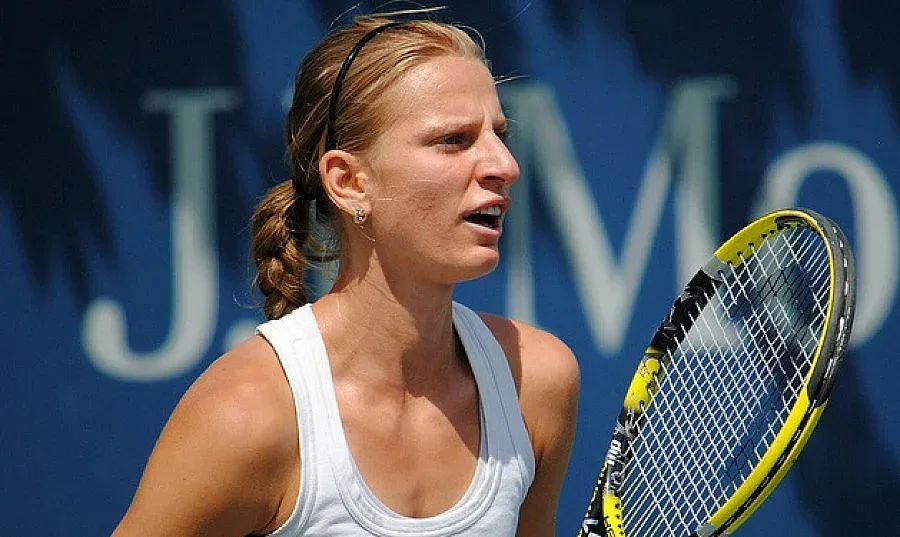 Каратанчева отпадна от световната №415 на турнира в Полша