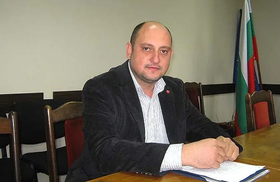  Зъболекар се дърпа да замести Мая Манолова 