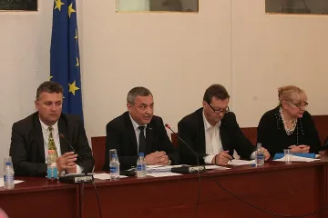 Симеонов отчете нарушения и загуби за милиони в енергетиката