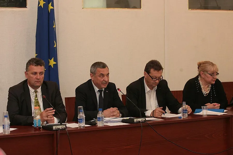 Симеонов отчете нарушения и загуби за милиони в енергетиката