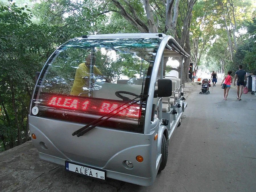 Пуснаха маршрутки на ток в Морската градина на Варна