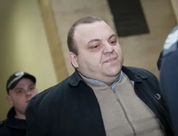 Намалиха доживотната присъда на Чеци на 19 г.