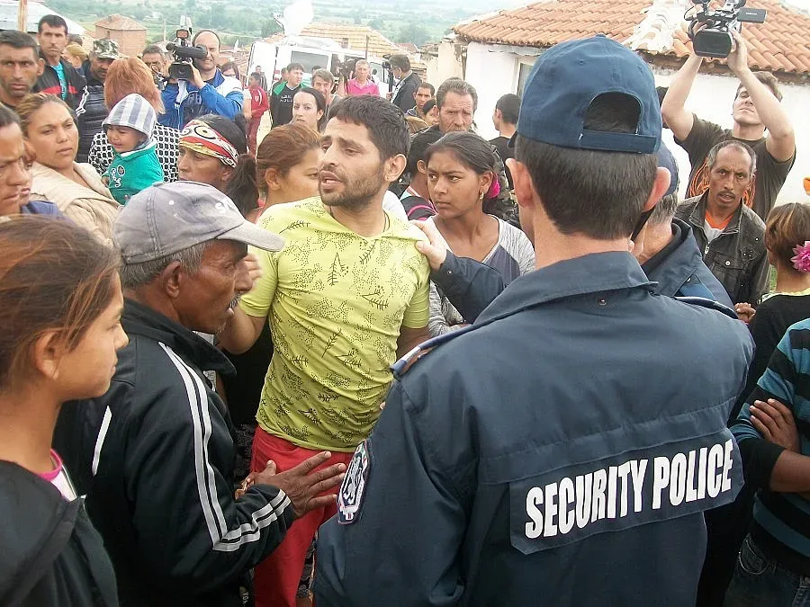 41 регистрации за 1,5 година в ромския квартал на Гърмен