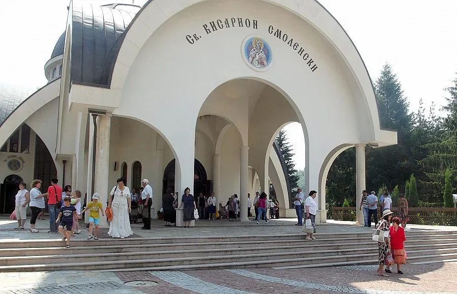 Тодор Батков дарява 40 уникални икони 