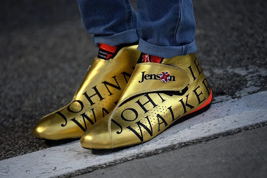 Бътън сменя Ф1 с телевизията