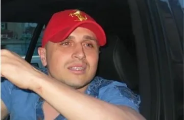 Куката преби руснак и избяга с ламборгинито си