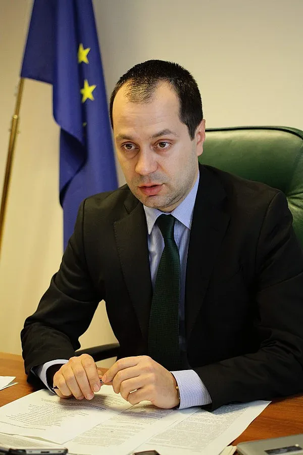 Спад в младежката безработица