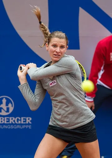 Сесил бие на старта в Полша