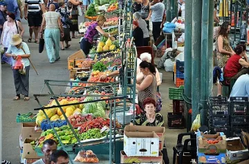 Затварят общинския пазар в Сливен от три страни