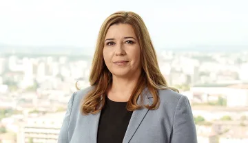 Анна Атанасова-Димитрова е официално вписана като член на УС и изпълнителен директор „Банкиране на дребно“ в ОББ