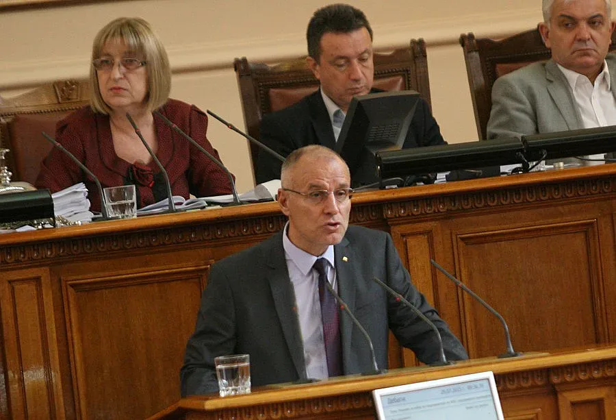 Партийни разногласия за подуправителите на БНБ