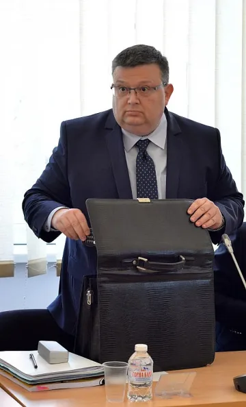 Цацаров критикува част от промените в съдебния закон