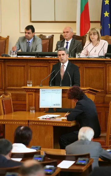 Бламираха президента за референдума (ОБЗОР)