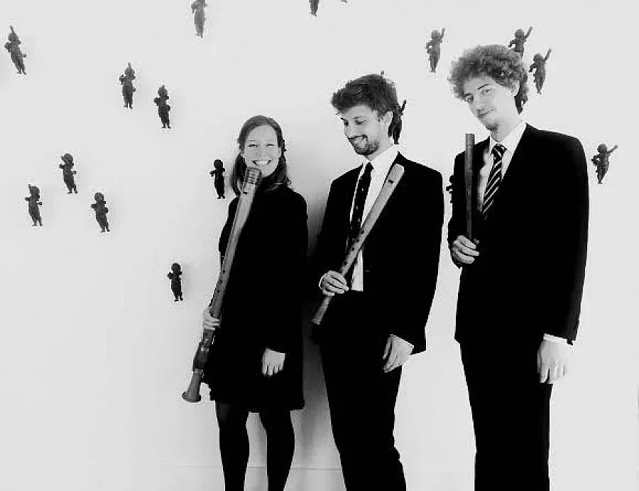 Холандци пеят „Лале ли си, зюмбюл ли"