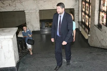 Иванов: Промените в Конституцията са само "блатът на тортата"